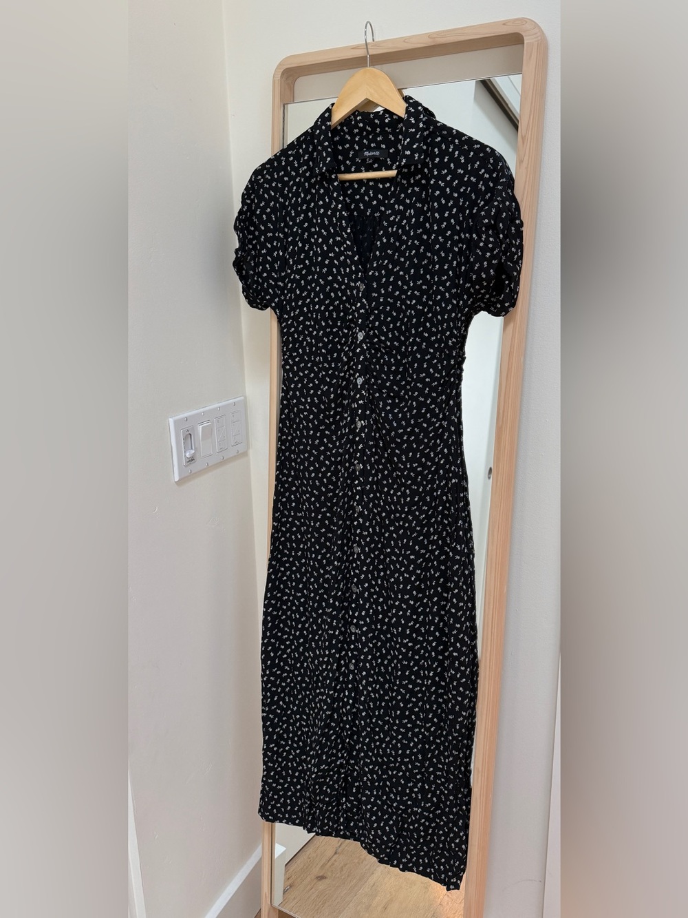 Madewell Button-Front Midi Shirtdress in Floral - Picture 2 of 8